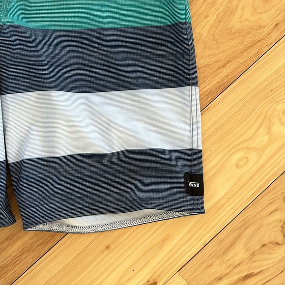 Vans Boardshorts Swim Trunks - Picture 2 of 6